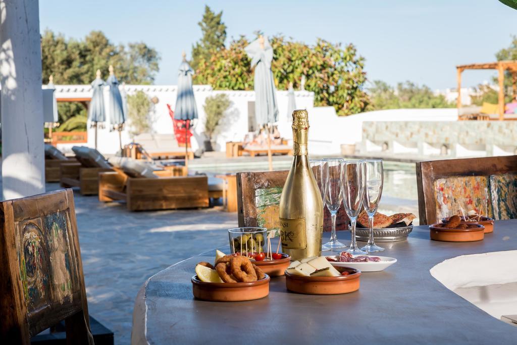 Ibizazen Hotel Santa Eularia des Riu Bagian luar foto