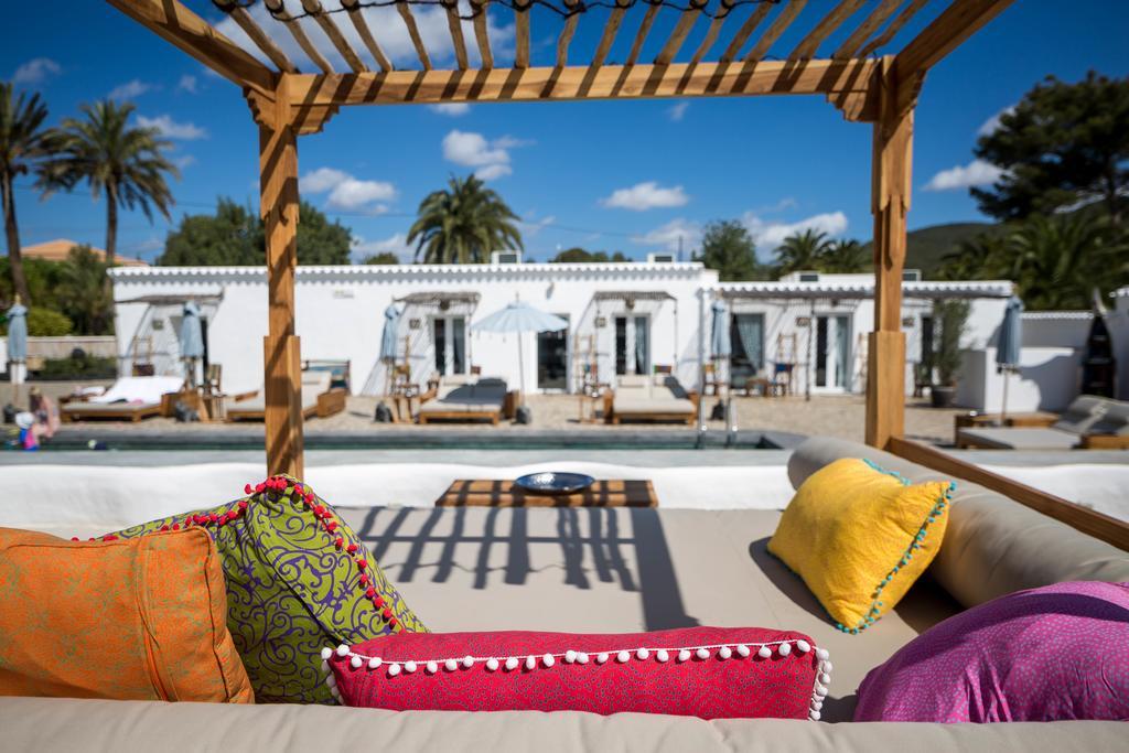 Ibizazen Hotel Santa Eularia des Riu Bagian luar foto