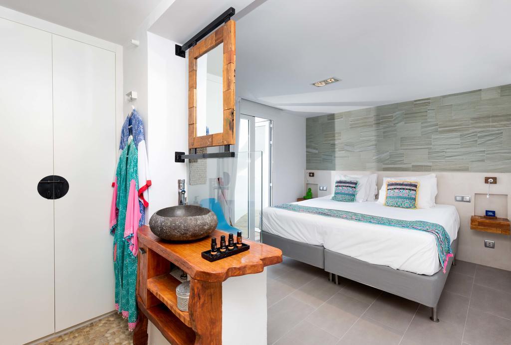 Ibizazen Hotel Santa Eularia des Riu Bagian luar foto