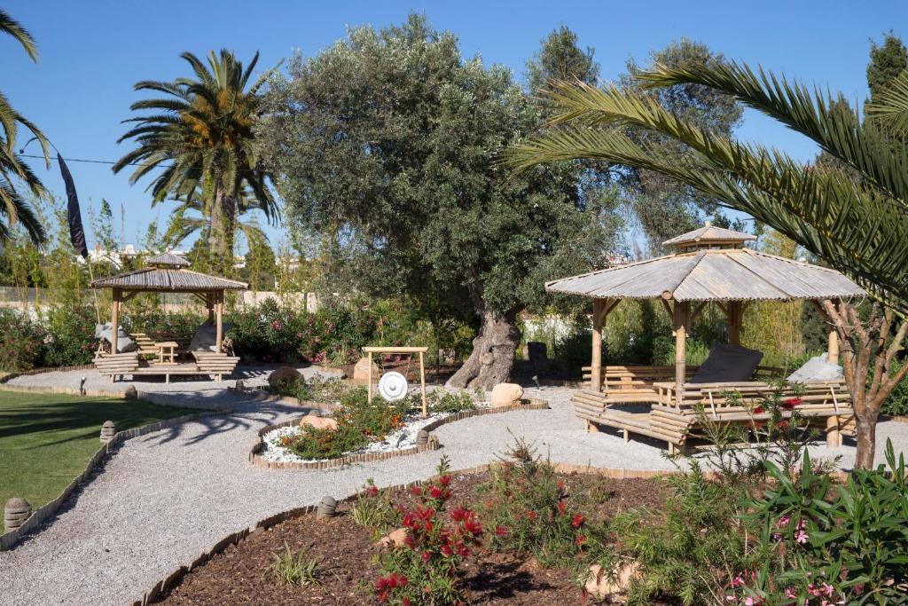 Ibizazen Hotel Santa Eularia des Riu Bagian luar foto