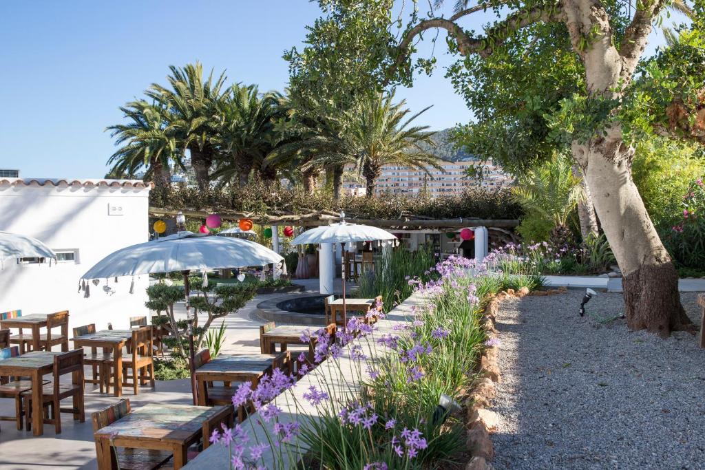 Ibizazen Hotel Santa Eularia des Riu Bagian luar foto