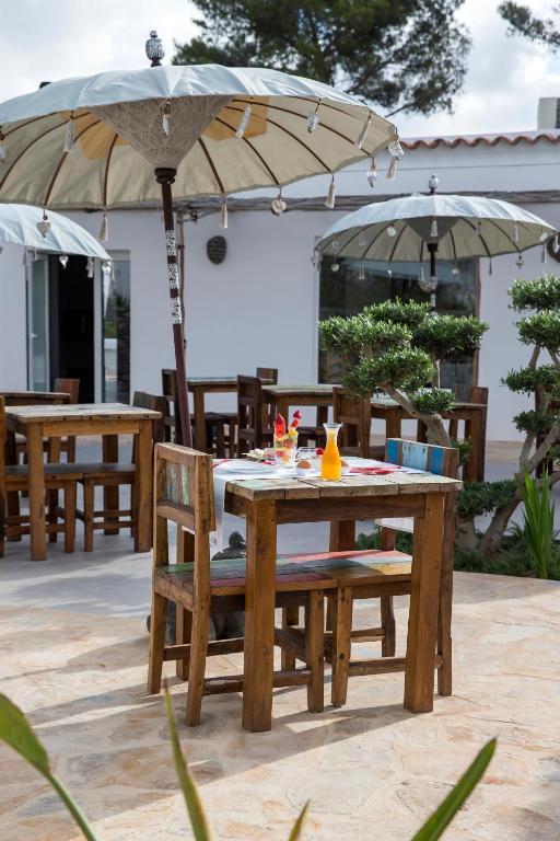 Ibizazen Hotel Santa Eularia des Riu Bagian luar foto